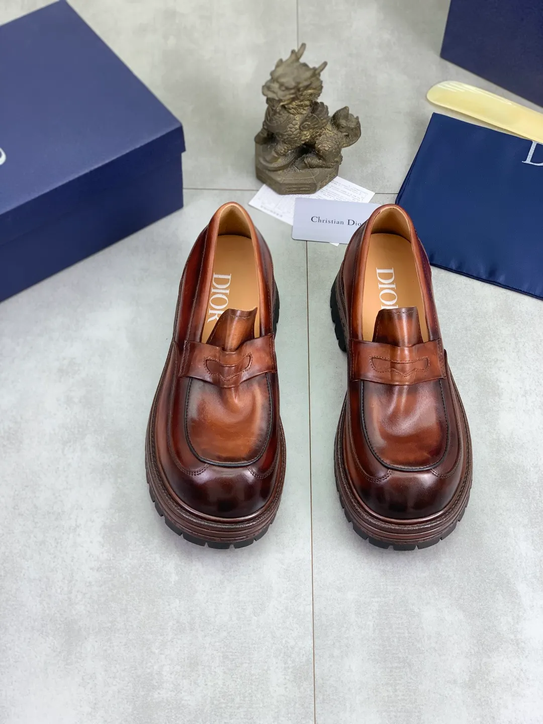 Men's shoes P520 💰【New style】Water-dyed cow lining Original order quality Dior —🆘.Dior Original order purchase, high-end leather shoes, fabric: Made of Italian imported color rubbed wrinkled cowhide➕Water-dyed cow lining/cowhide lining➕Specially available original combination outsole, fine workmanship, real shot🎬Size: 38-45 (with full set of packaging) Color: 3️⃣ colors available
